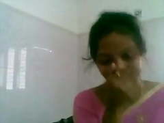 Cute Indian Desi Girl in Pink Saree Sucking and Fucking